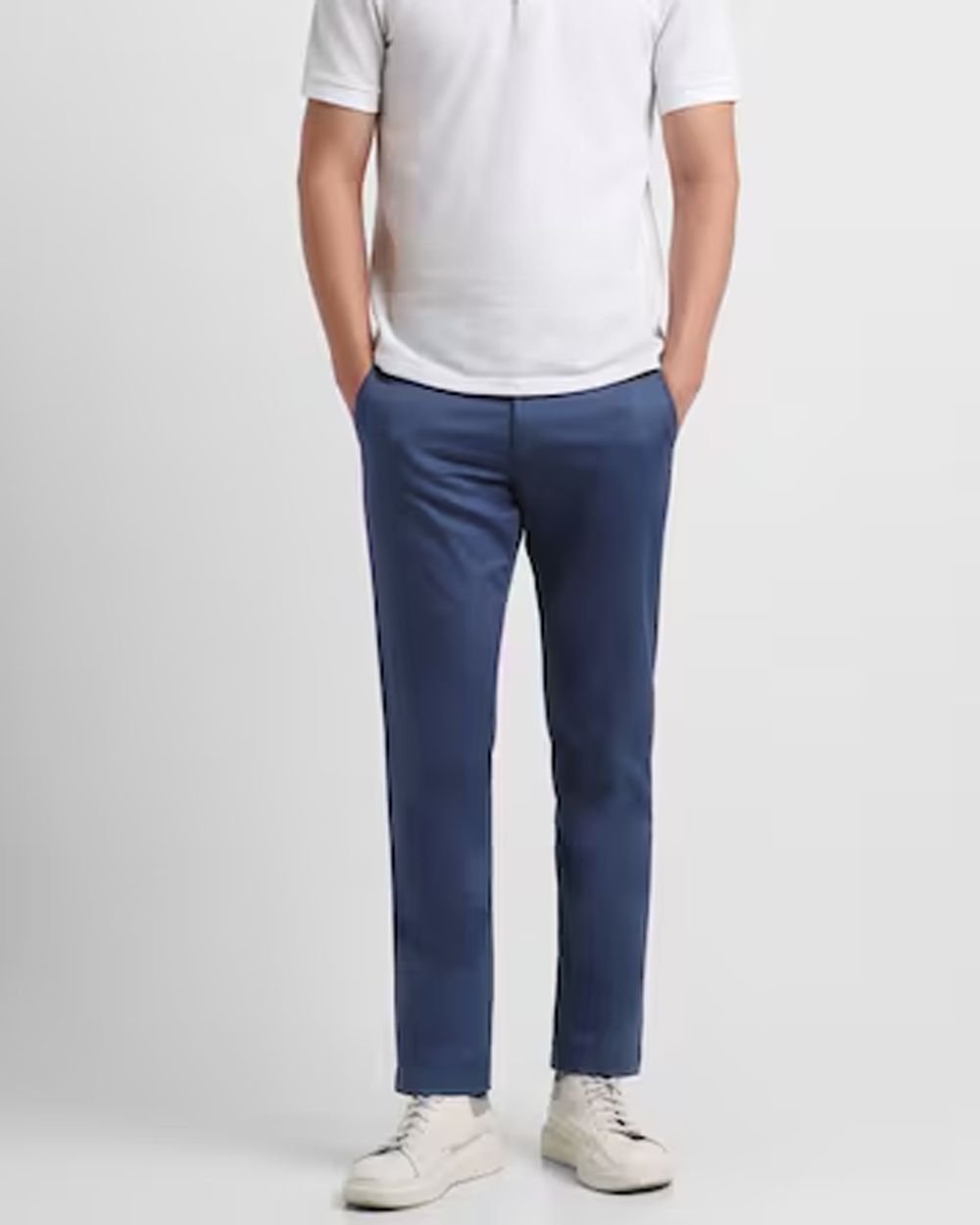 Men Blue Slim Fit Solid Casual Trousers